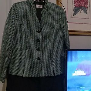 Le suit size 12 suit
